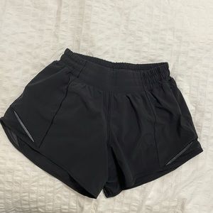 Lululemon hotty hot high rise short 4”